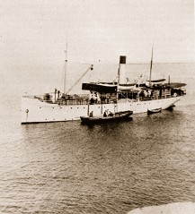 Folla ved Sor-Gjeslingan 1910.jpg